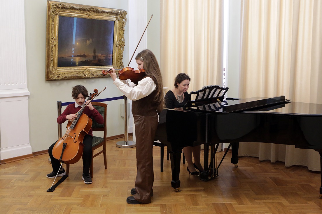 Юные музыканты дали концерт в Художественном музее имени Нестерова